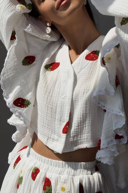 Well Tailored Top with a Graceful Silhouette