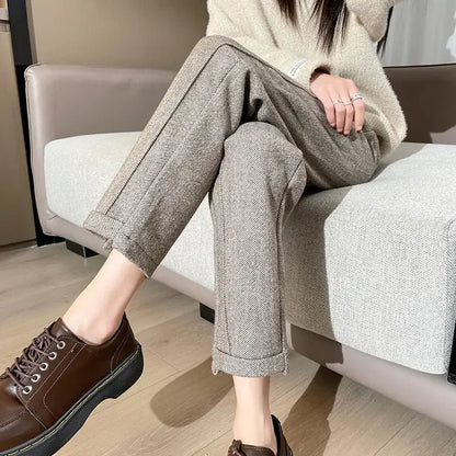 Sophisticated Trousers with a Clean Classic Look