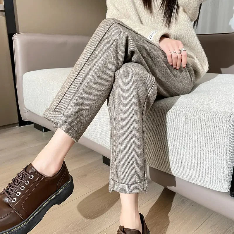 Sophisticated Trousers with a Clean Classic Look