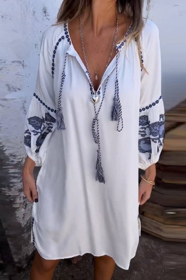 Classic Vintage Dress with a Flattering Fit