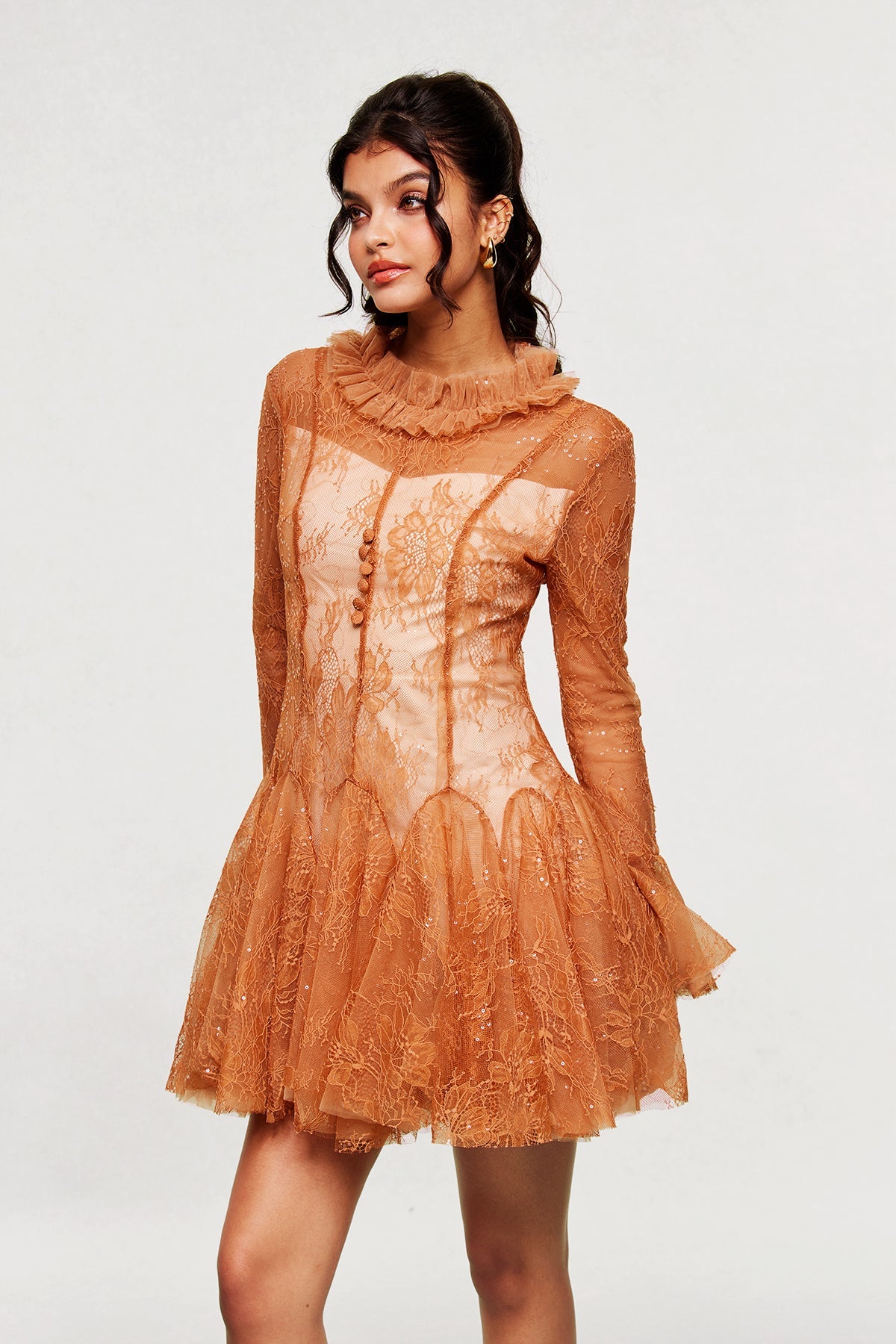 Well Tailored Dress with a Graceful Silhouette