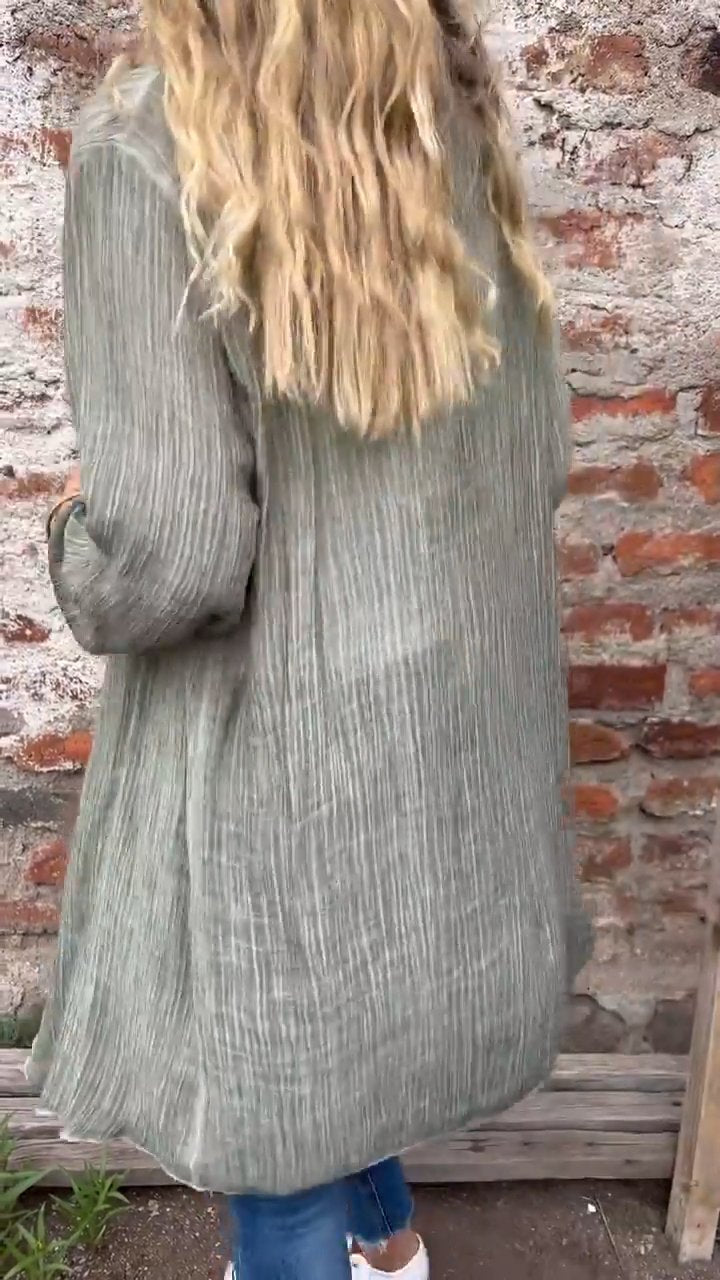 Well Tailored Cardigan with a Graceful Silhouette