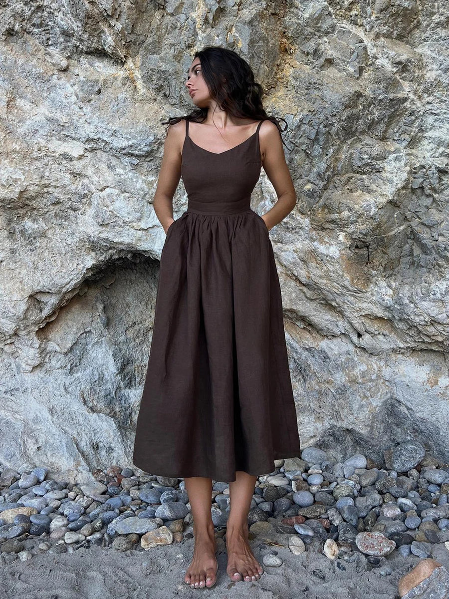Well Tailored Dress with a Graceful Silhouette