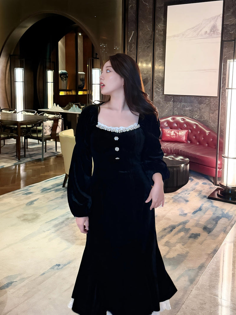 Beautifully Crafted Dress in a Classic Style