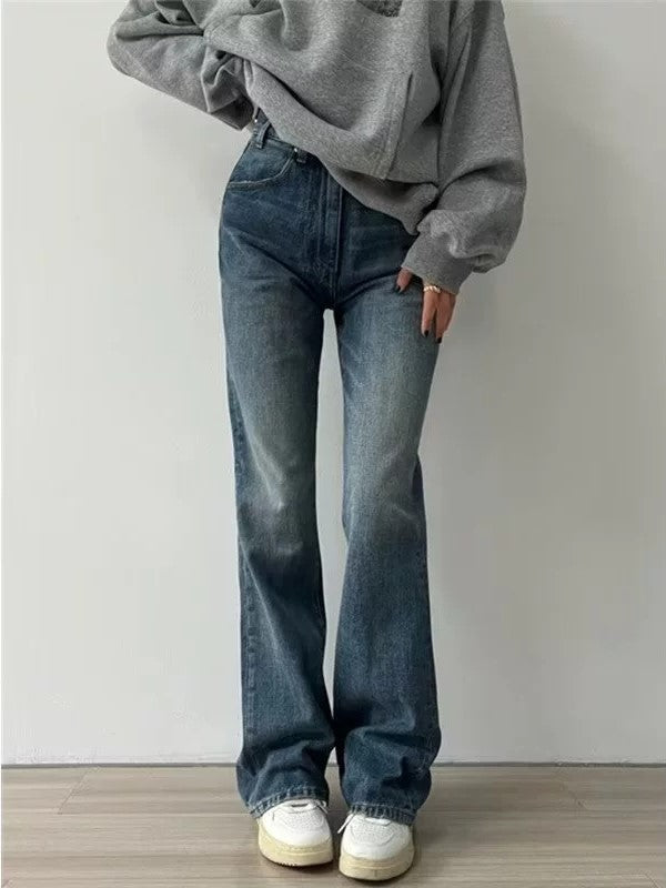 Sophisticated Garment with a Clean Classic Look