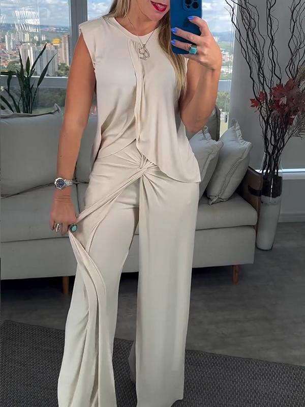 Sophisticated Garment with a Clean Classic Look