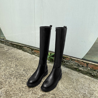 Well Tailored Boots with a Graceful Silhouette