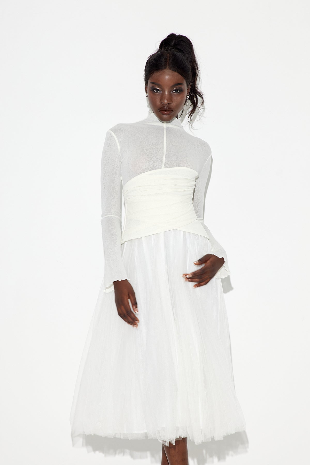 Effortlessly Elegant Dress with a Timeless Design
