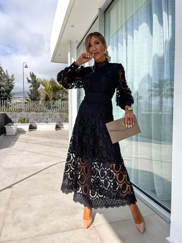 Beautifully Finished Dress in a Timeless Design