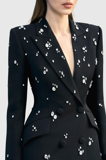 Well Tailored Pants with a Graceful Silhouette