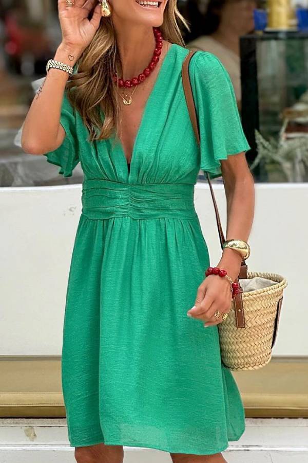 Well Tailored Dress with a Graceful Silhouette