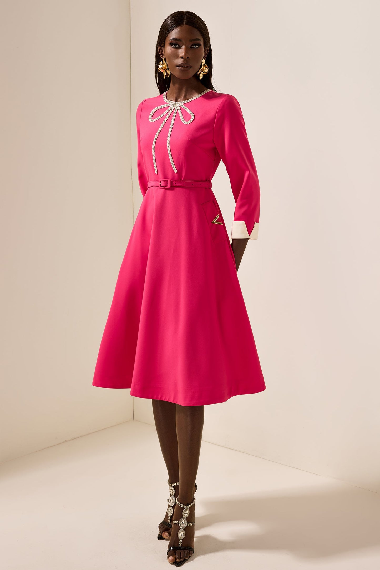 Well Tailored Dress with a Graceful Silhouette