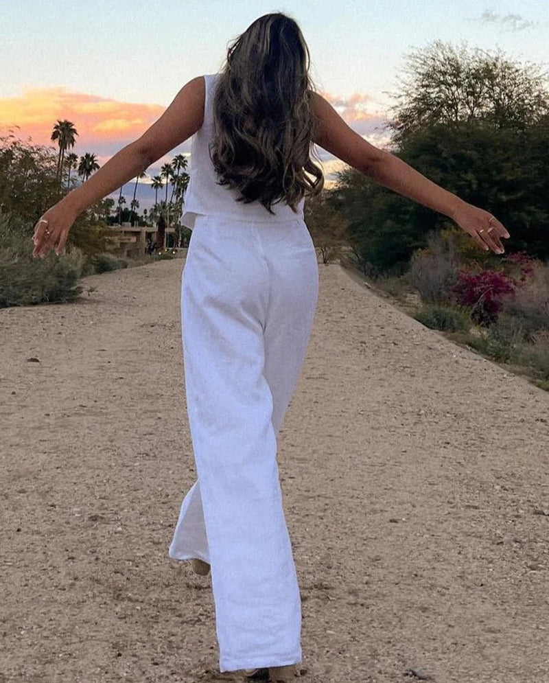 Effortlessly Elegant Garment with a Timeless Design