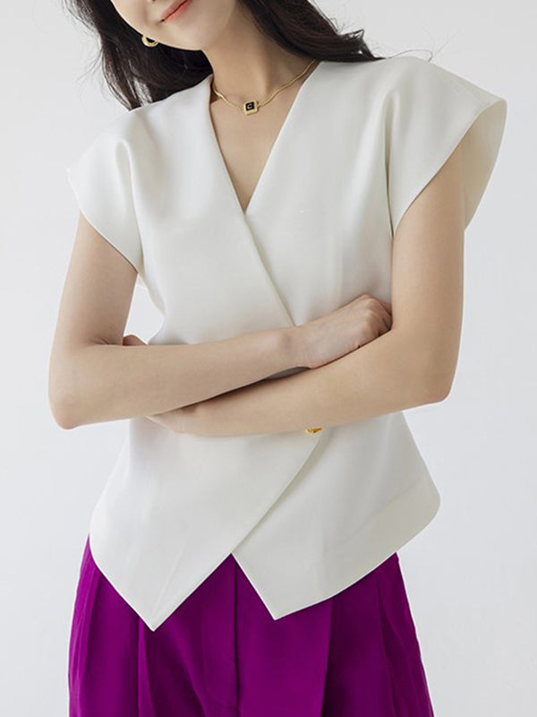 Effortlessly Elegant Top with a Timeless Design
