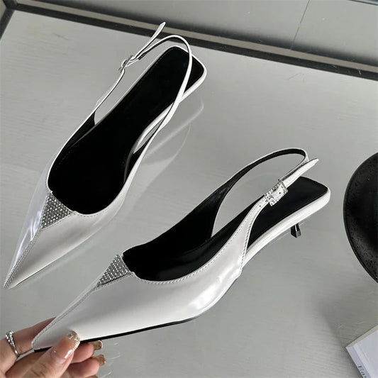 Effortlessly Elegant Heels with a Timeless Design