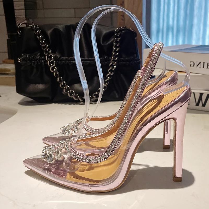 Polished Heels with an Effortless Classic Look