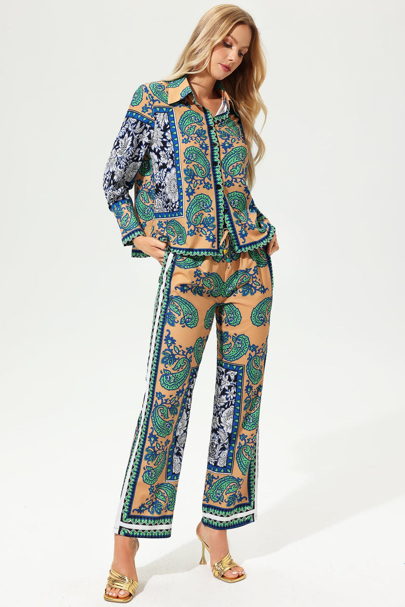 Effortlessly Elegant Garment with a Timeless Design