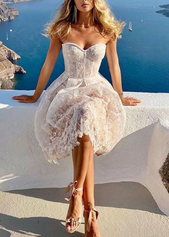 Beautifully Finished Dress in a Timeless Design