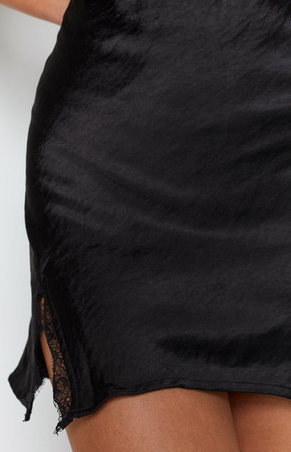 Sophisticated Garment with a Clean Classic Look