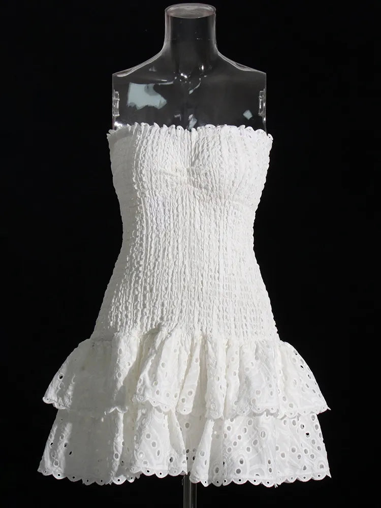 Effortlessly Elegant Dress with a Timeless Design