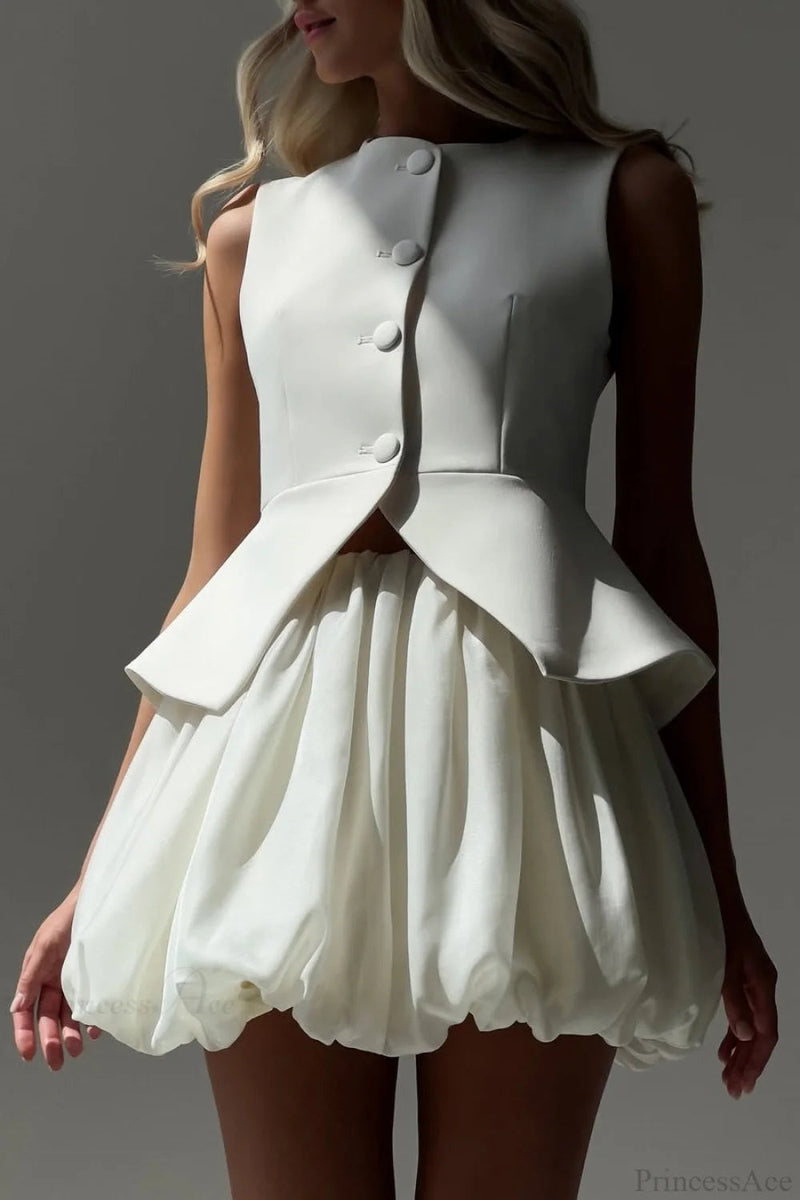 Effortlessly Elegant Garment with a Timeless Design
