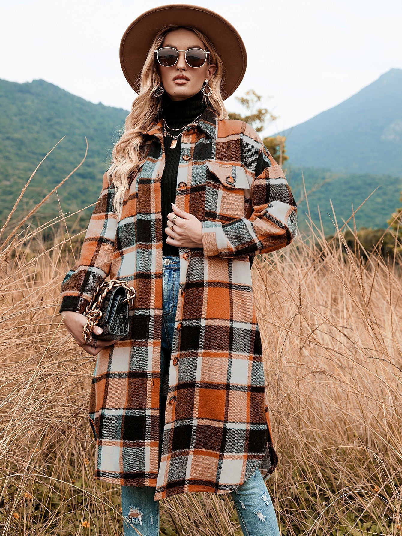 Beautifully Finished Coat in a Timeless Design