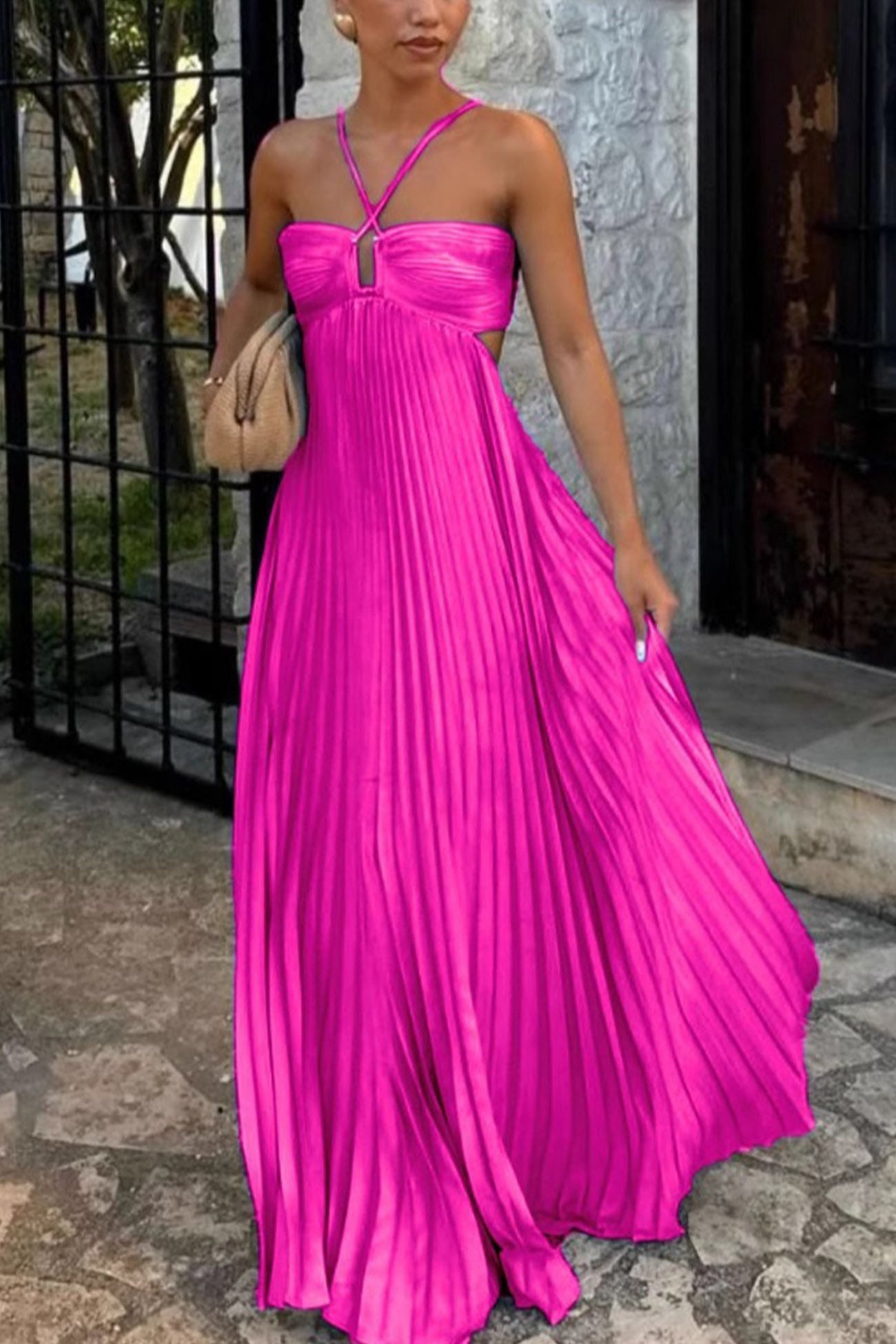 Well Tailored Dress with a Graceful Silhouette