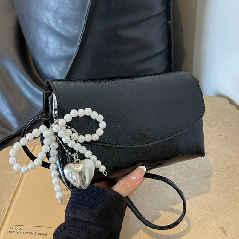 Gracefully Styled Bag for Any Occasion