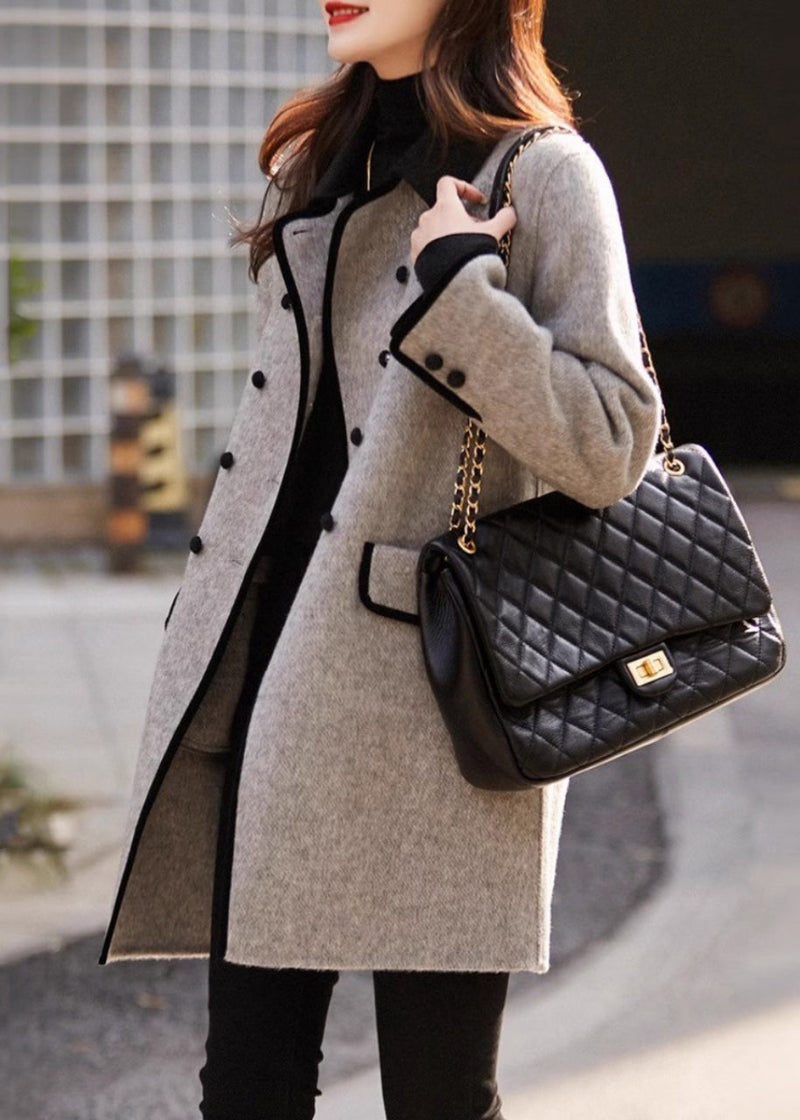 Well Tailored Coat with a Graceful Silhouette
