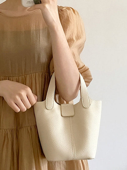Well Tailored Bag with a Graceful Silhouette