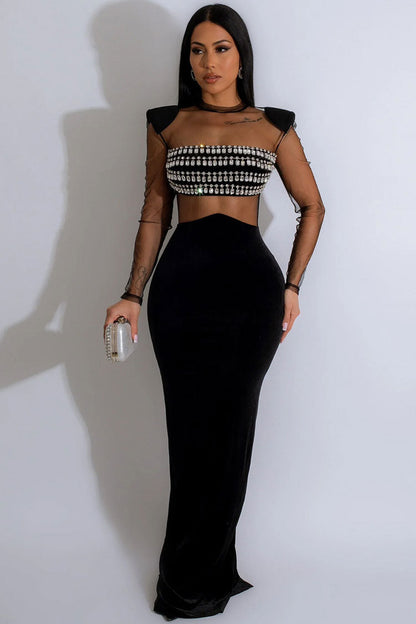 Gracefully Styled Dress for Any Occasion