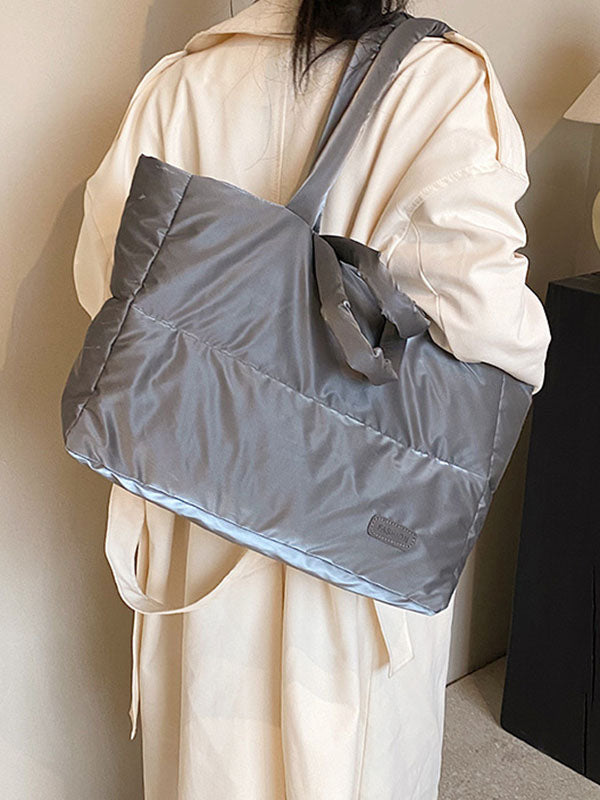 Well Tailored Bag with a Graceful Silhouette