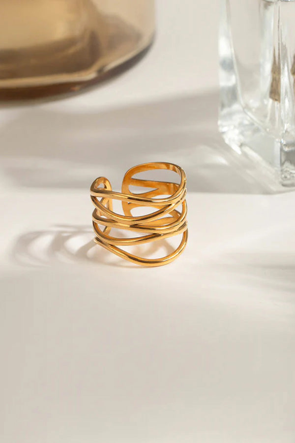 Effortlessly Elegant Garment with a Timeless Design