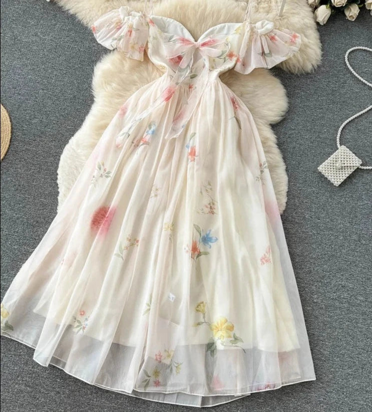 Effortlessly Elegant Dress with a Timeless Design