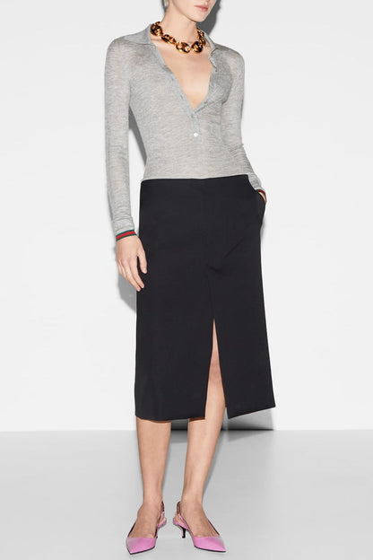 Effortlessly Elegant Top with a Timeless Design