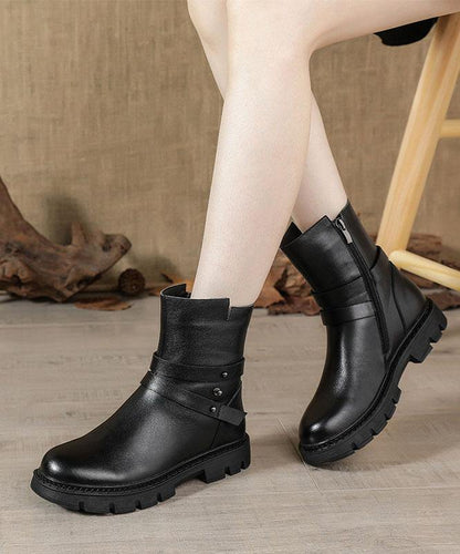 Well Tailored Boots with a Graceful Silhouette