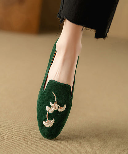 Classic Vintage Shoes with a Flattering Fit