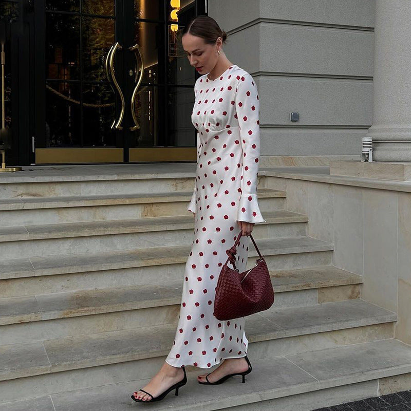 Well Tailored Dress with a Graceful Silhouette