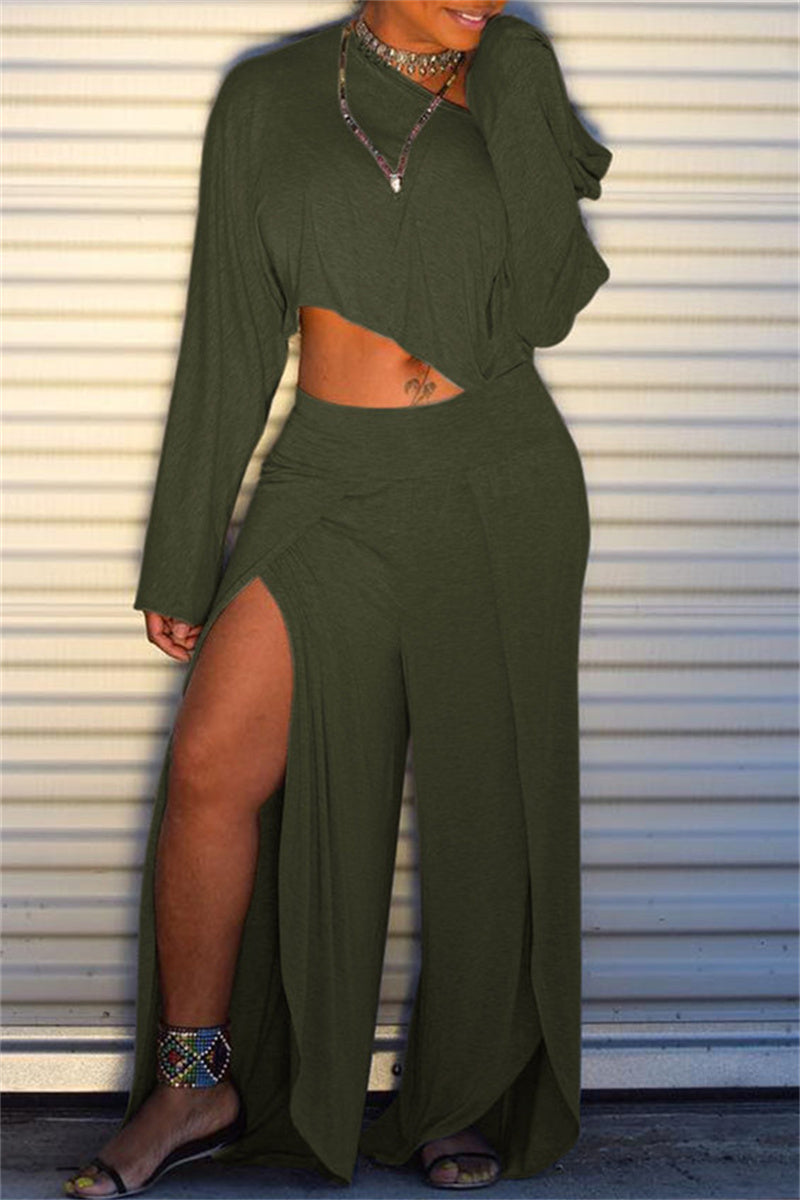 Effortlessly Elegant Garment with a Timeless Design