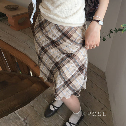 Beautifully Finished Garment in a Timeless Design