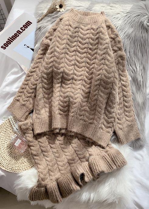 Well Tailored Sweater with a Graceful Silhouette