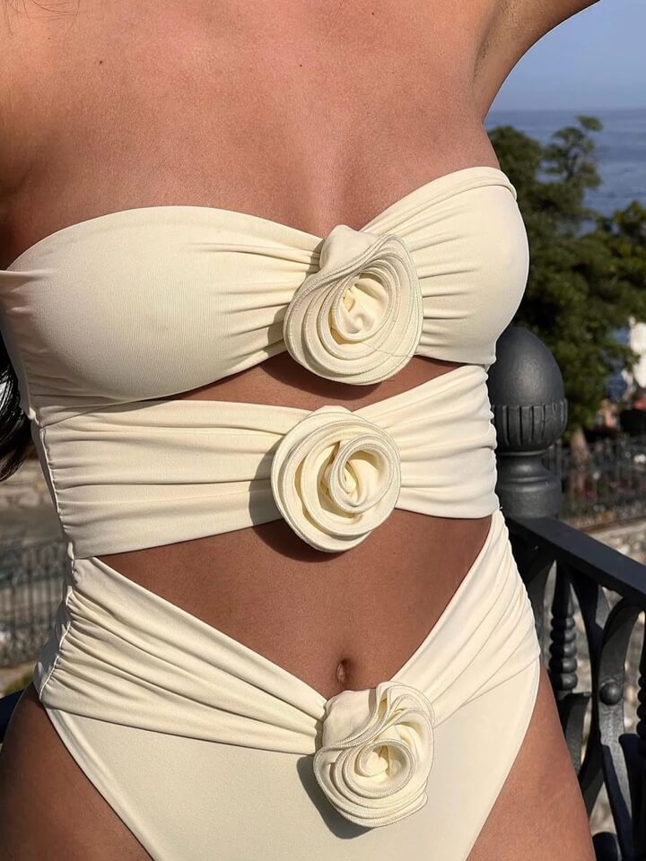 Effortlessly Elegant Swimsuit with a Timeless Design