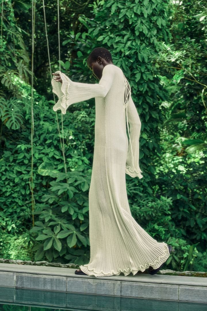 Well Tailored Dress with a Graceful Silhouette
