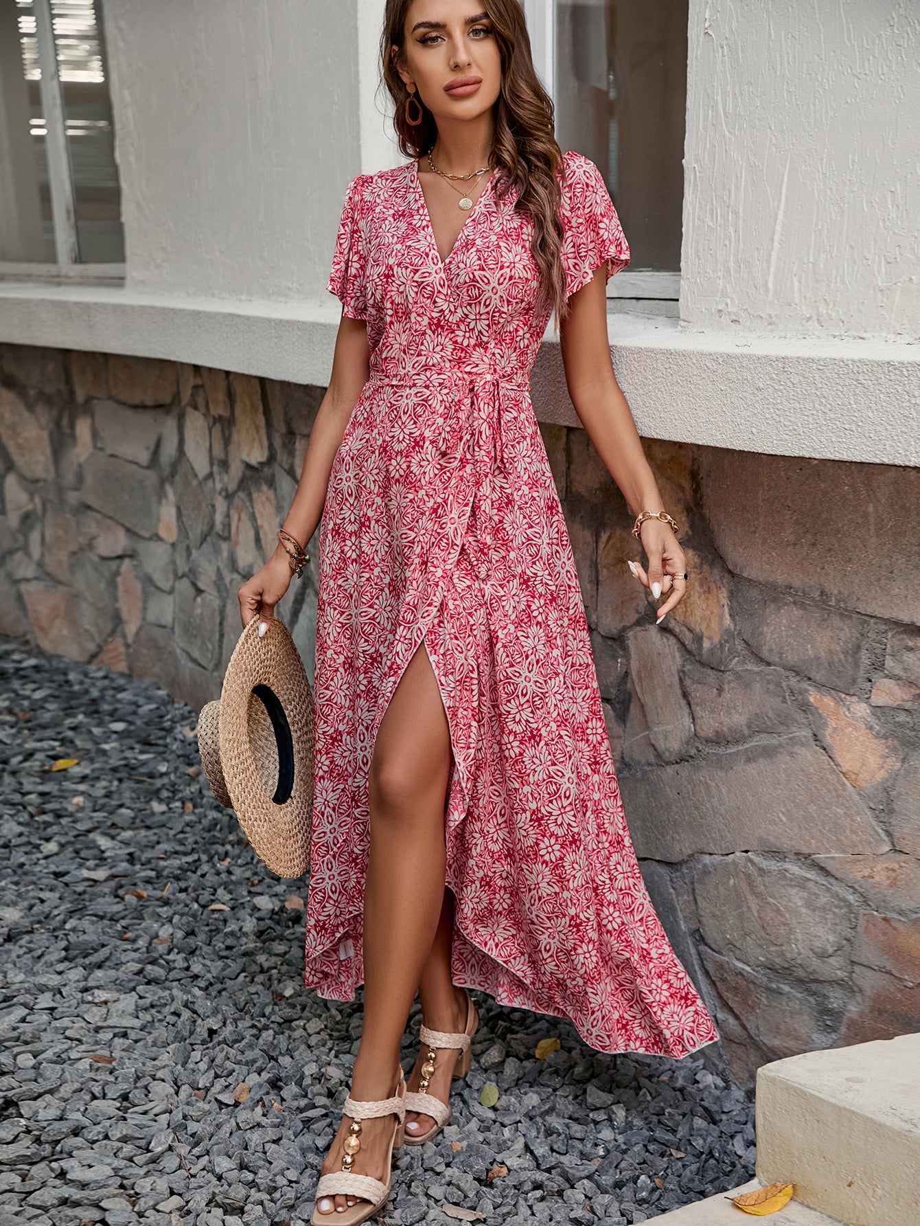 Beautifully Finished Dress in a Timeless Design
