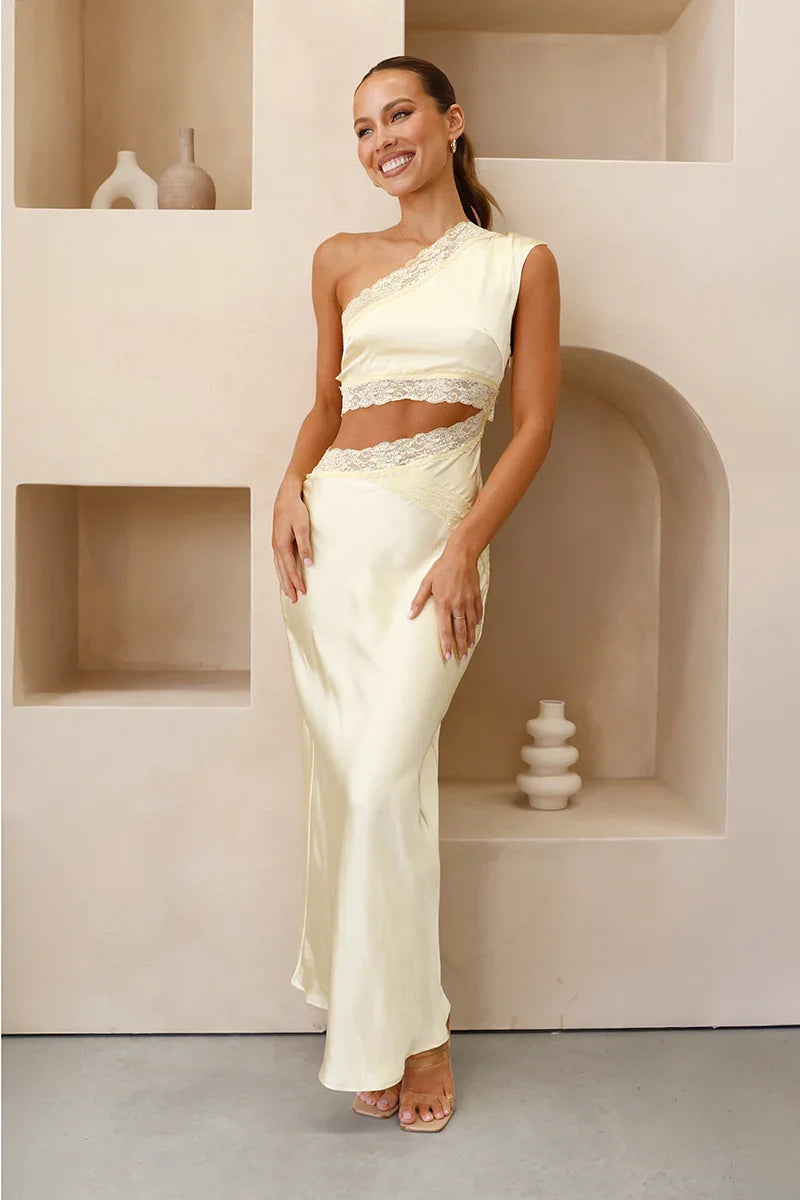 A Vintage Style Dress with Delicate Timeless Details