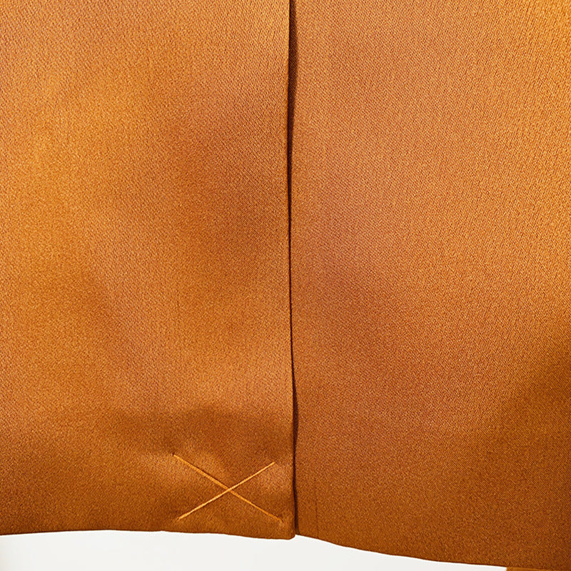 Effortlessly Elegant Pants with a Timeless Design