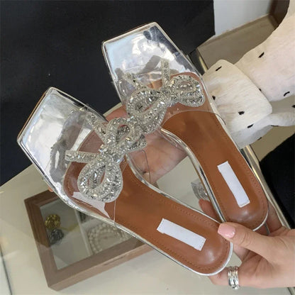 Effortlessly Elegant Sandals with a Timeless Design