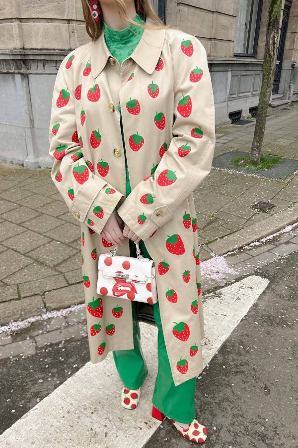 Beautifully Finished Coat in a Timeless Design