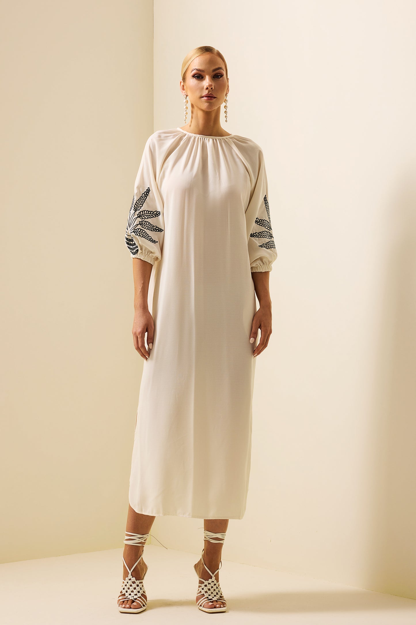 Beautifully Finished Dress in a Timeless Design