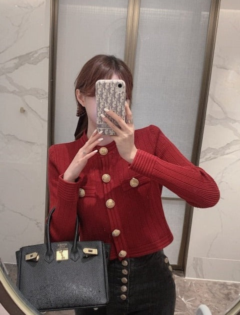Effortlessly Elegant Cardigan with a Timeless Design